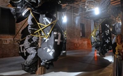 Pabellones nacionales en la Bienal de Venecia: obra portátil y un modelo para armar